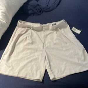 Men’s Izod  lightweight tan golf shorts sz 36